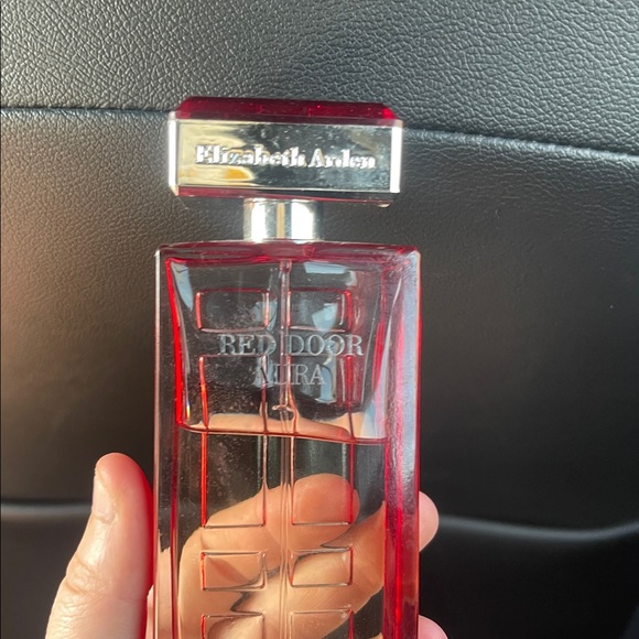 Red Door Aura by Elizabeth Arden Eau De Toilette Spray Women - Picture 2 of 4